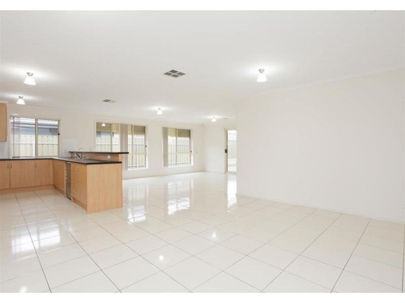 14 Oxford Drive, Andrews Farm SA 5114