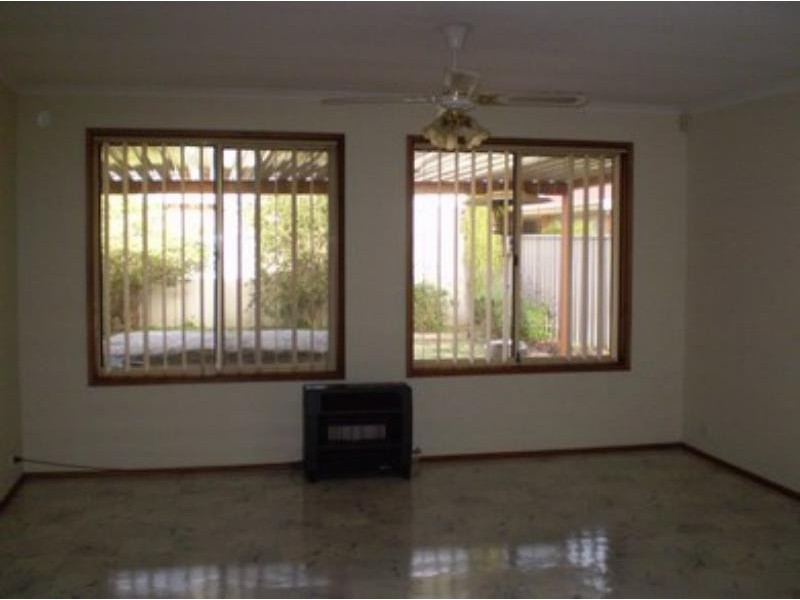 15 Crown Crescent, Paralowie SA 5108