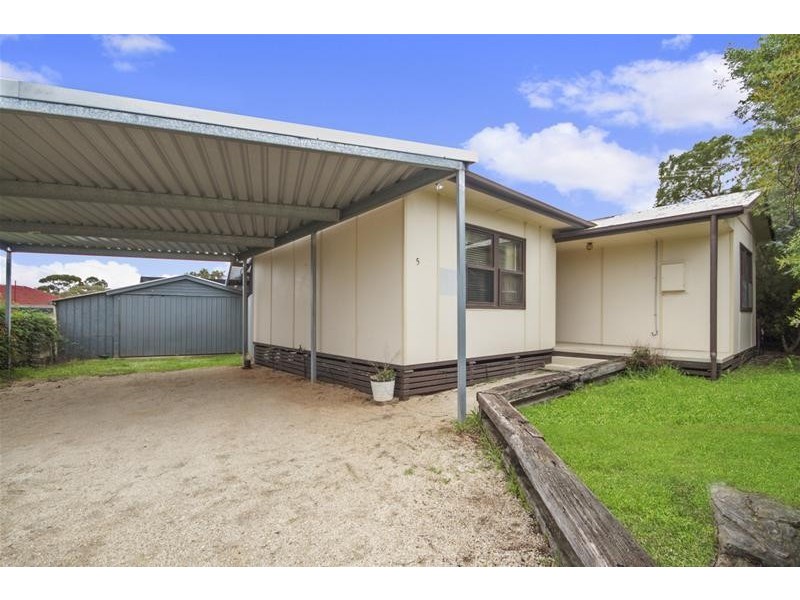 5 Barton Road, Elizabeth Downs SA 5113