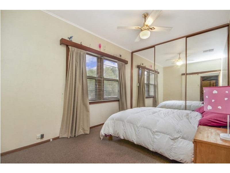 5 Barton Road, Elizabeth Downs SA 5113