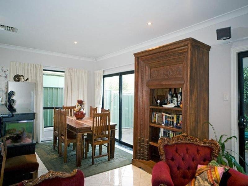 3 Mallard Crescent, Mawson Lakes SA 5095