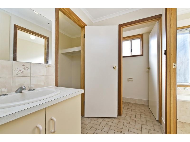 8 Laburnum Gardens, Blakeview SA 5114