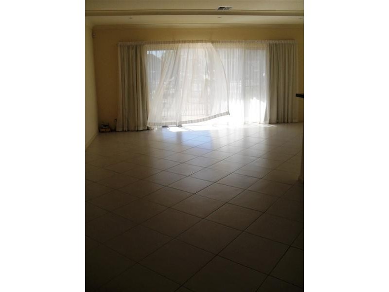 72 Hindmarsh Circuit, Mawson Lakes SA 5095