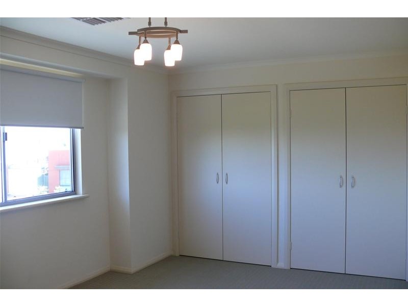 72 Hindmarsh Circuit, Mawson Lakes SA 5095