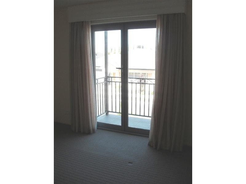 72 Hindmarsh Circuit, Mawson Lakes SA 5095