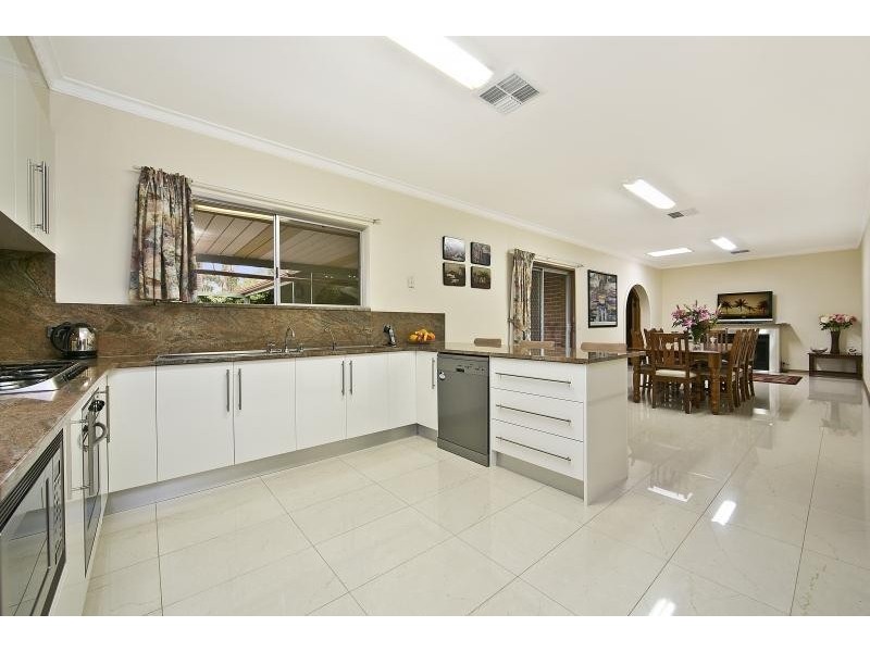 4 Seville Avenue, Gulfview Heights SA 5096