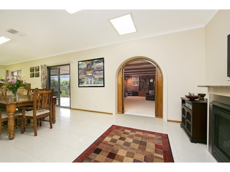 4 Seville Avenue, Gulfview Heights SA 5096