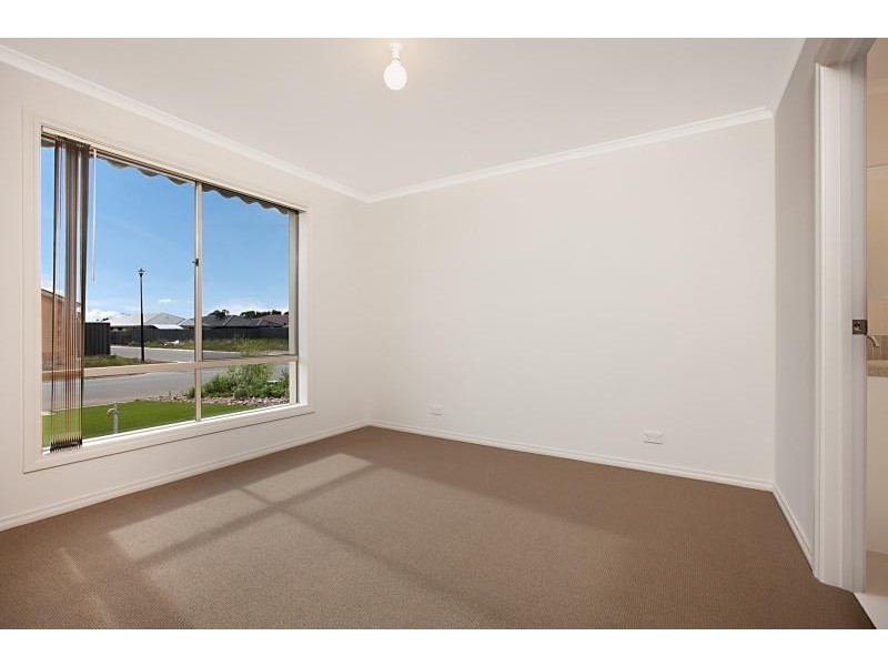 8 Vitorio Road, Munno Para West SA 5115