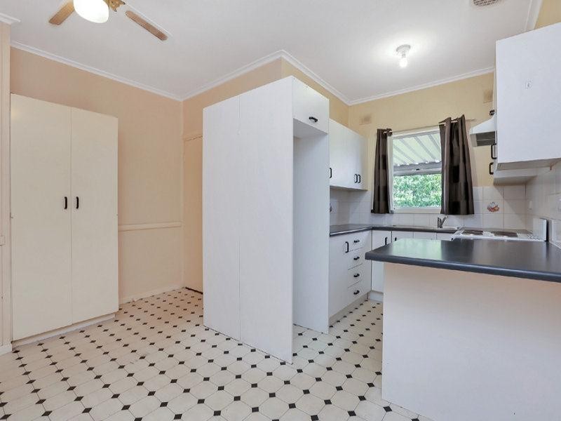 17 Stakes Crescent, Elizabeth Downs SA 5113