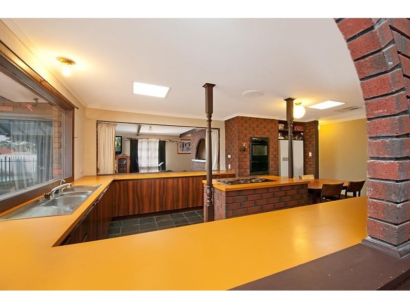 10 Grey Crescent, Evanston Gardens SA 5116