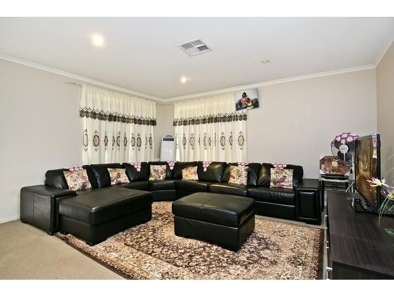 15 Jordon Street, Munno Para West SA 5115