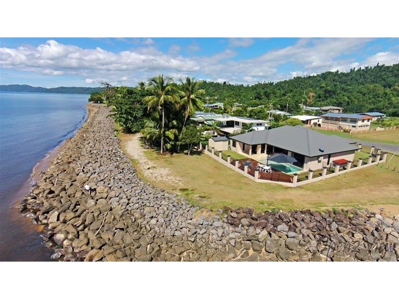 30 Feldt Street, Flying Fish Point QLD 4860