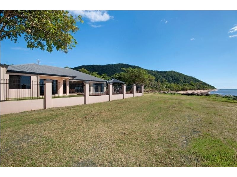 30 Feldt Street, Flying Fish Point QLD 4860