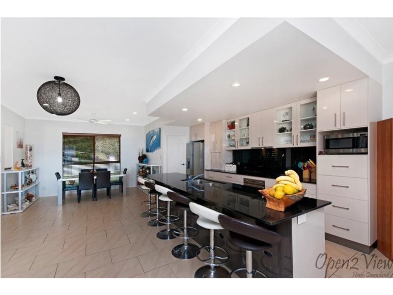 30 Feldt Street, Flying Fish Point QLD 4860