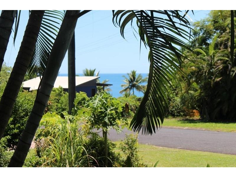 15 Cutten Street, Bingil Bay QLD 4852