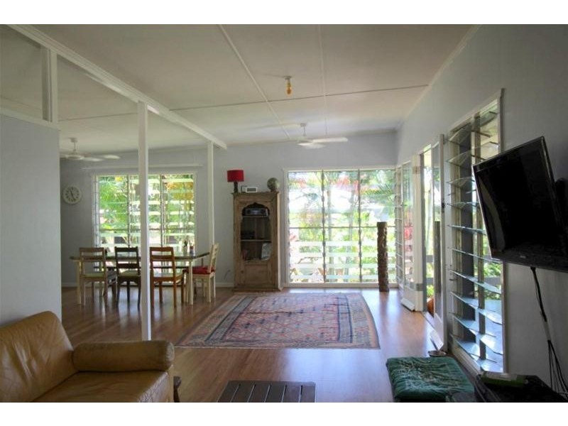 15 Cutten Street, Bingil Bay QLD 4852