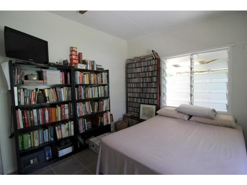 15 Cutten Street, Bingil Bay QLD 4852