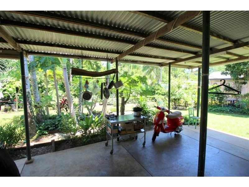 15 Cutten Street, Bingil Bay QLD 4852