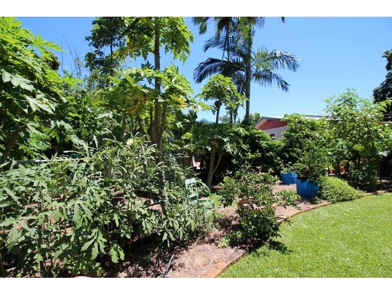 15 Cutten Street, Bingil Bay QLD 4852