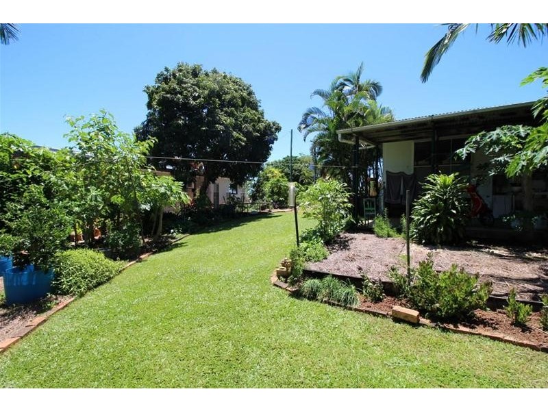 15 Cutten Street, Bingil Bay QLD 4852