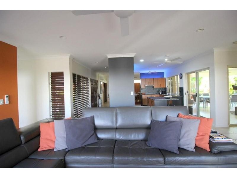 6 McNamara Street, Wongaling Beach QLD 4852