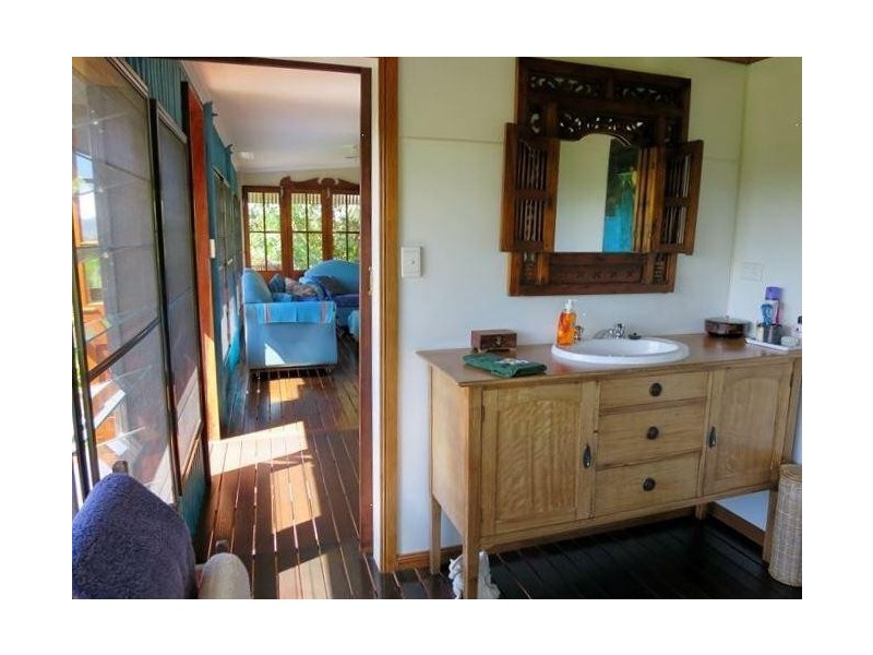 54 Thistle Road, Maadi QLD 4855