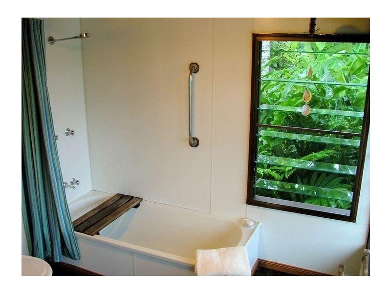 54 Thistle Road, Maadi QLD 4855