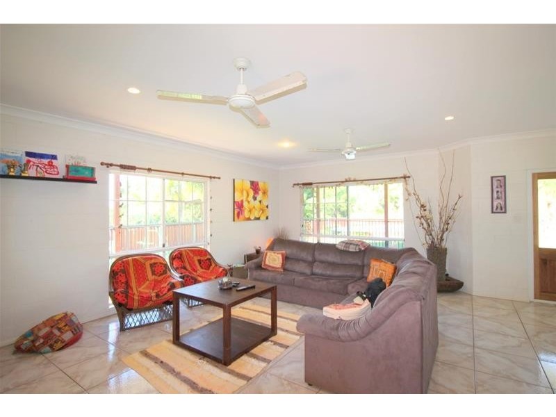 8 James Road, Mission Beach QLD 4852