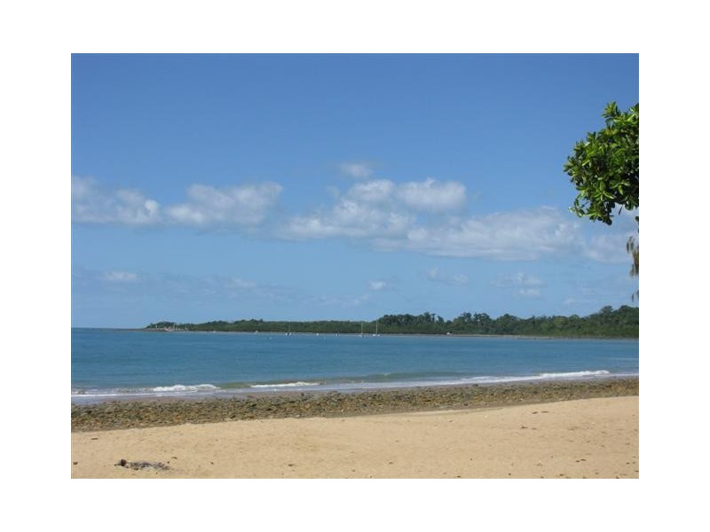 8 James Road, Mission Beach QLD 4852