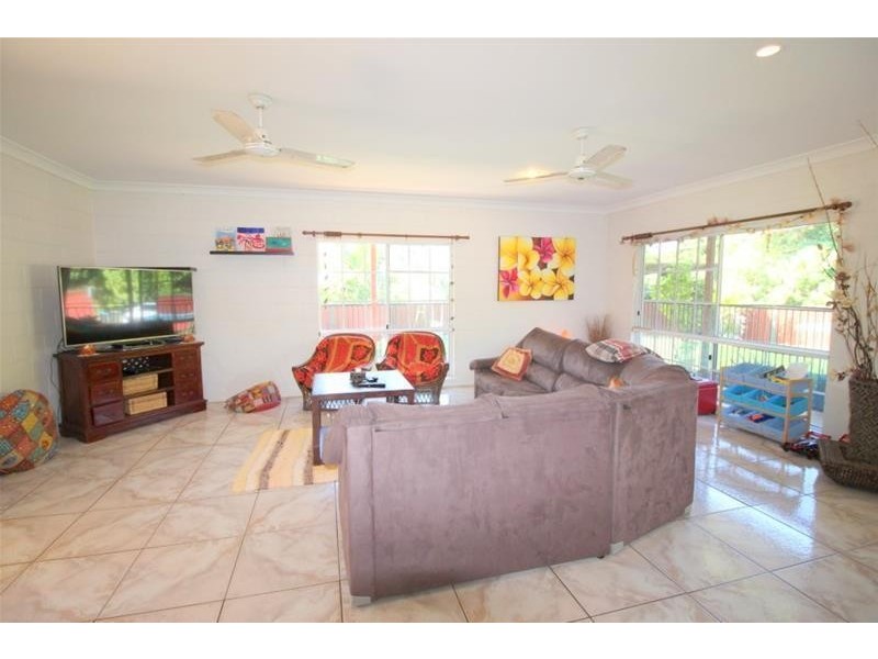 8 James Road, Mission Beach QLD 4852