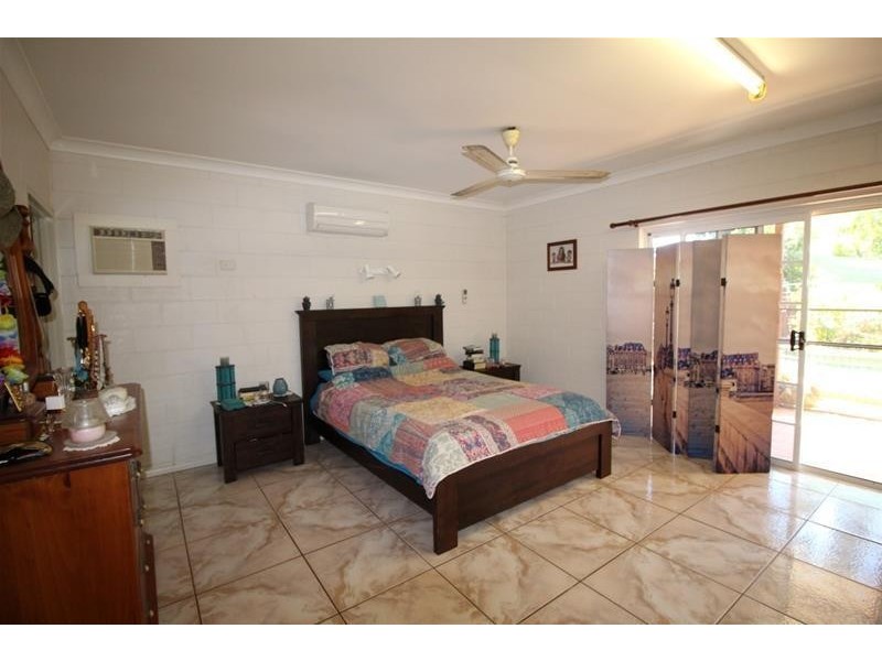 8 James Road, Mission Beach QLD 4852