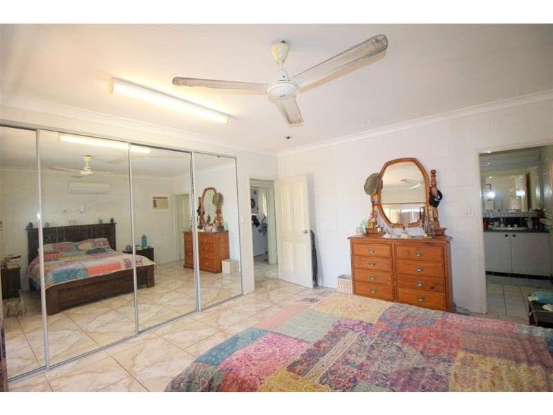 8 James Road, Mission Beach QLD 4852