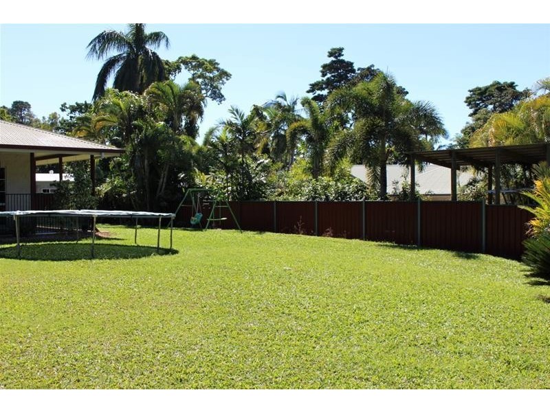 8 James Road, Mission Beach QLD 4852