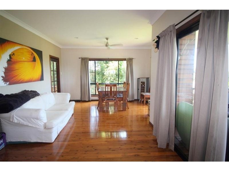 11 Dunkalli Crescent, Wongaling Beach QLD 4852