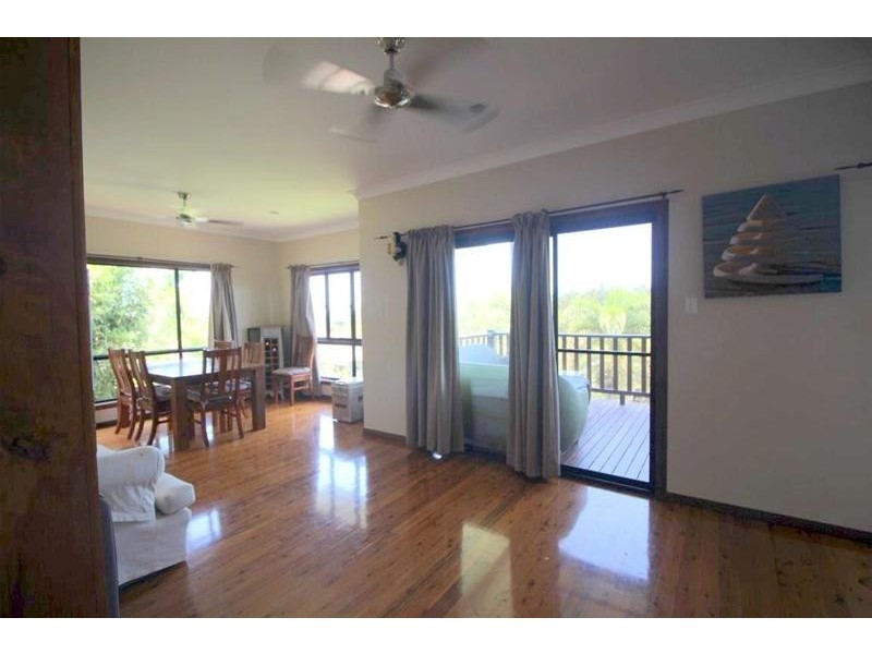 11 Dunkalli Crescent, Wongaling Beach QLD 4852