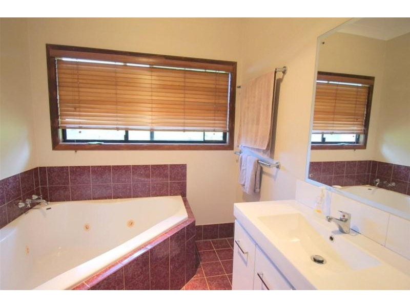 11 Dunkalli Crescent, Wongaling Beach QLD 4852