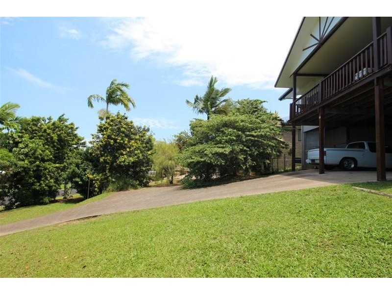 11 Dunkalli Crescent, Wongaling Beach QLD 4852