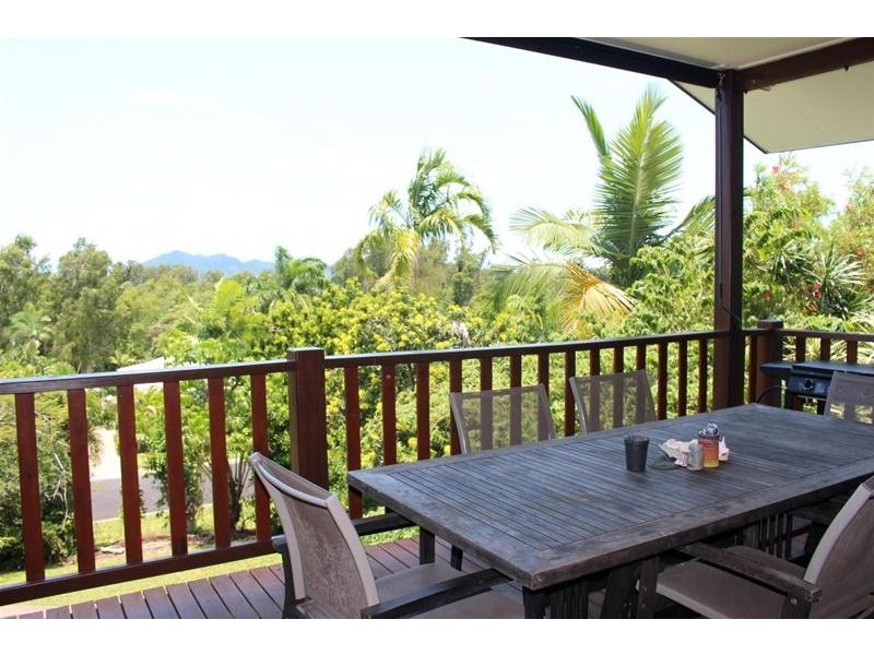 11 Dunkalli Crescent, Wongaling Beach QLD 4852