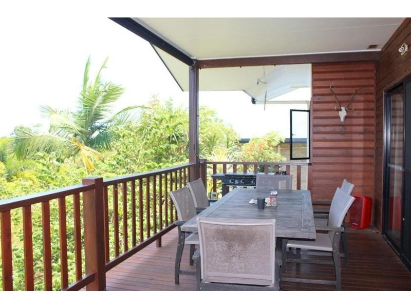 11 Dunkalli Crescent, Wongaling Beach QLD 4852