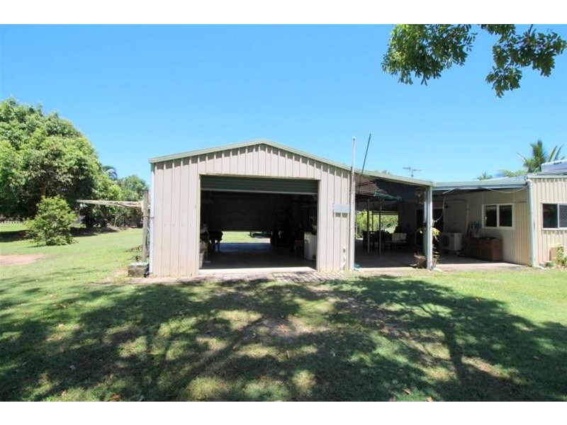 37 Paradise Palm Drive, Tully Heads QLD 4854