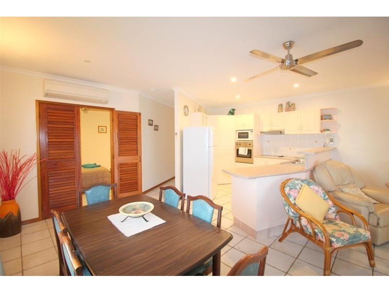 3/112 Kennedy Esplanade, South Mission Beach QLD 4852