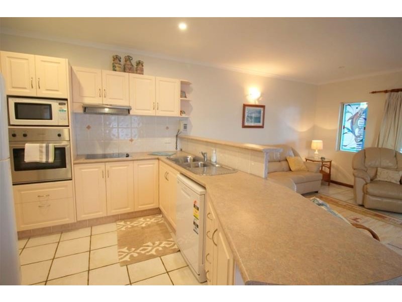 3/112 Kennedy Esplanade, South Mission Beach QLD 4852