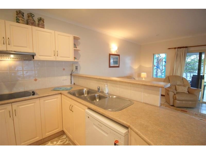 3/112 Kennedy Esplanade, South Mission Beach QLD 4852