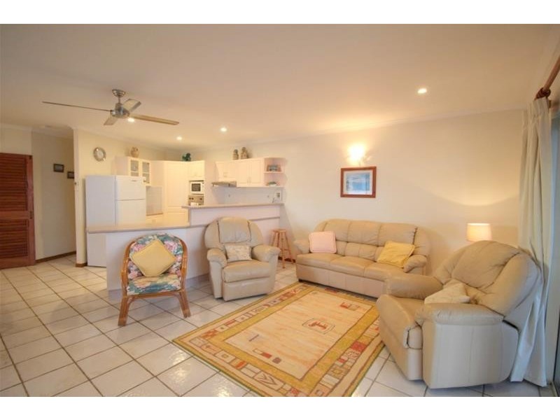 3/112 Kennedy Esplanade, South Mission Beach QLD 4852