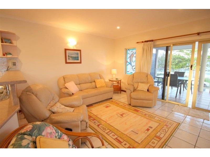 3/112 Kennedy Esplanade, South Mission Beach QLD 4852