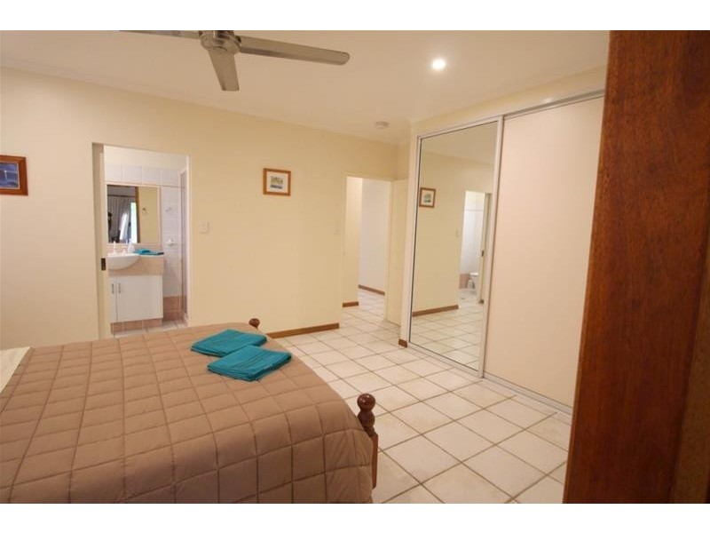 3/112 Kennedy Esplanade, South Mission Beach QLD 4852