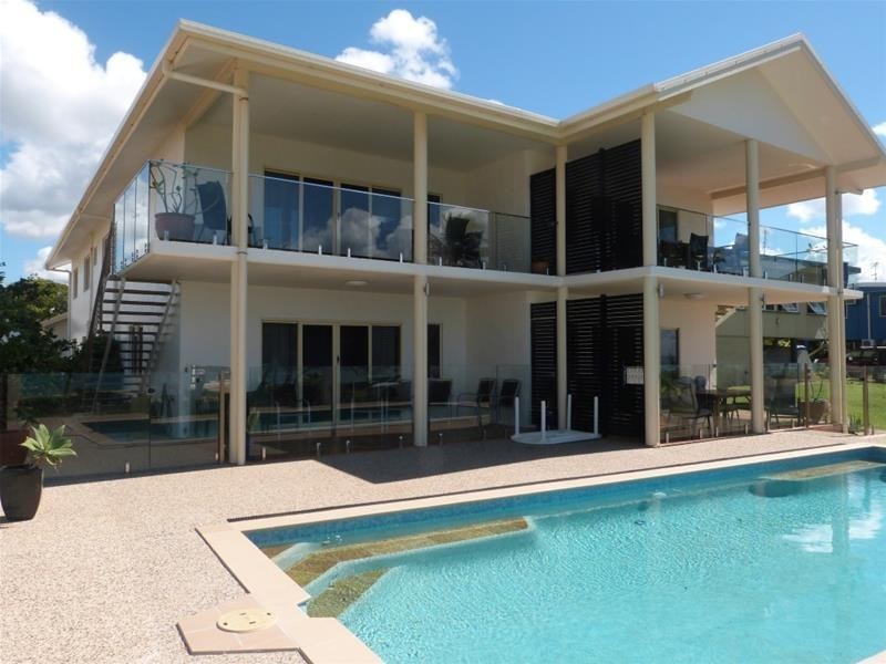 3/112 Kennedy Esplanade, South Mission Beach QLD 4852
