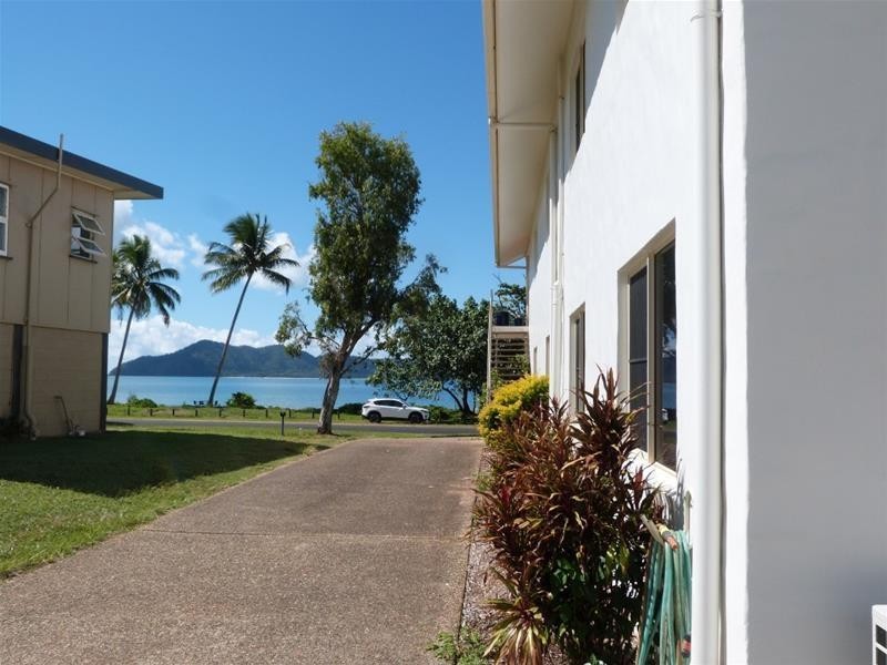 3/112 Kennedy Esplanade, South Mission Beach QLD 4852