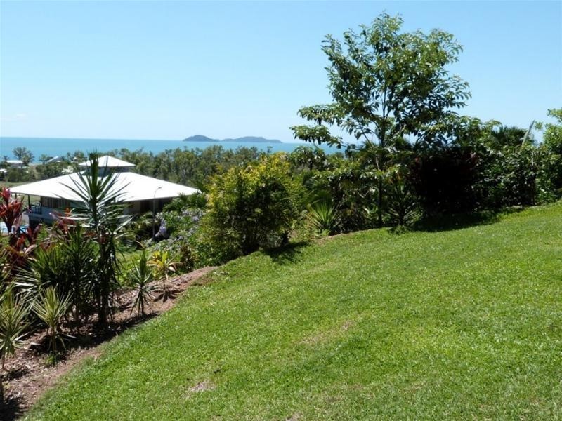 19 The Boulevard, South Mission Beach QLD 4852