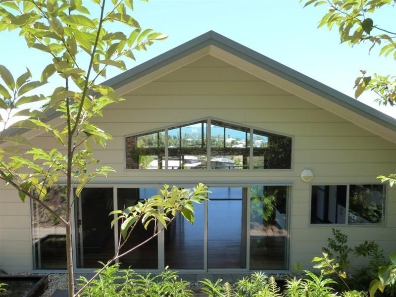 19 The Boulevard, South Mission Beach QLD 4852